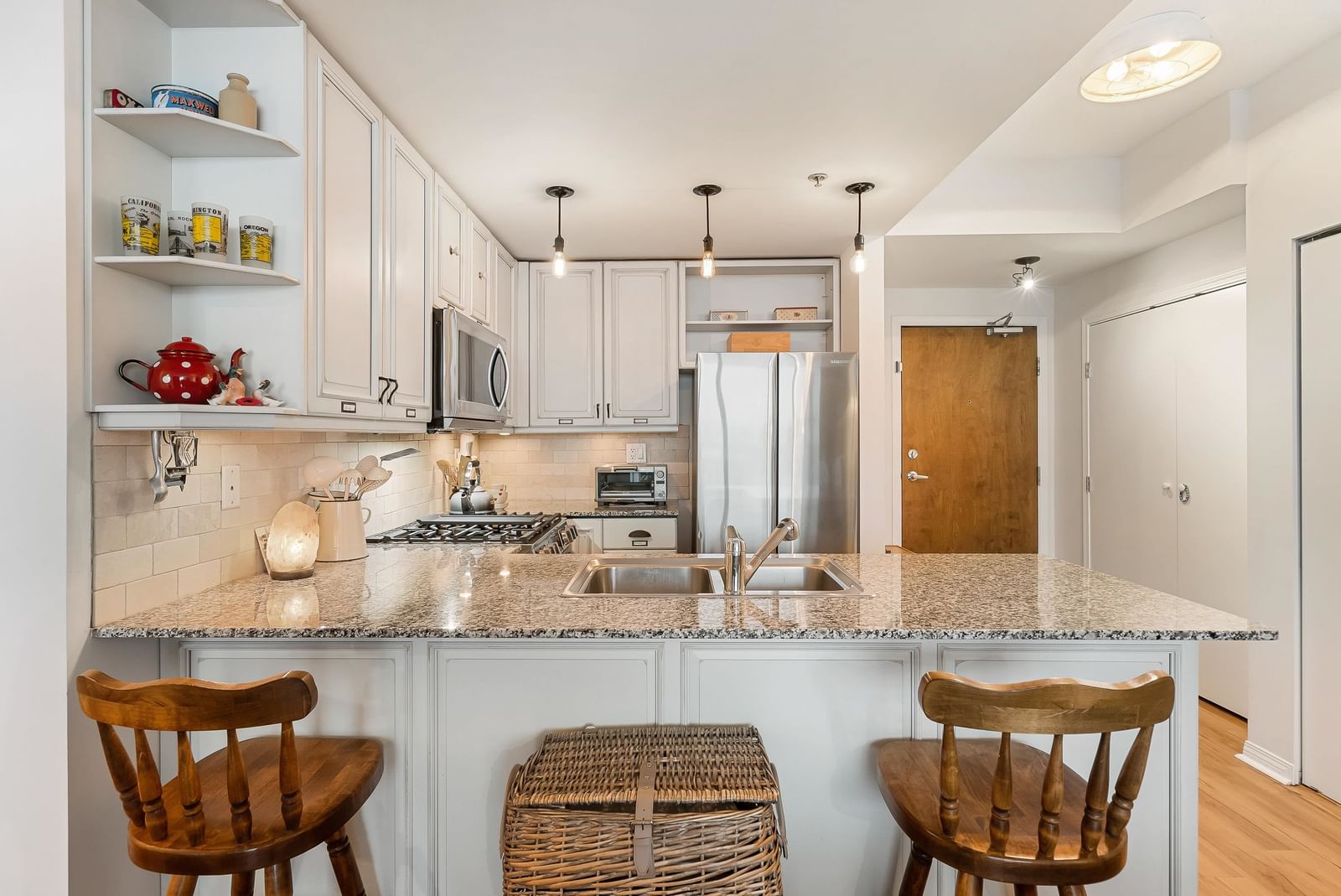 Listing Image 15