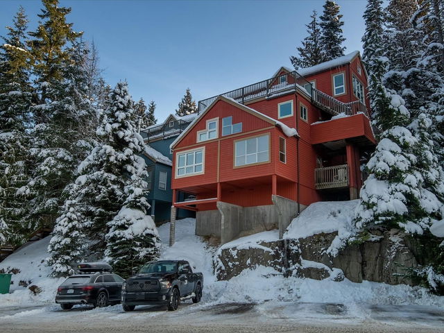 4 - 2142 Sarajevo Drive