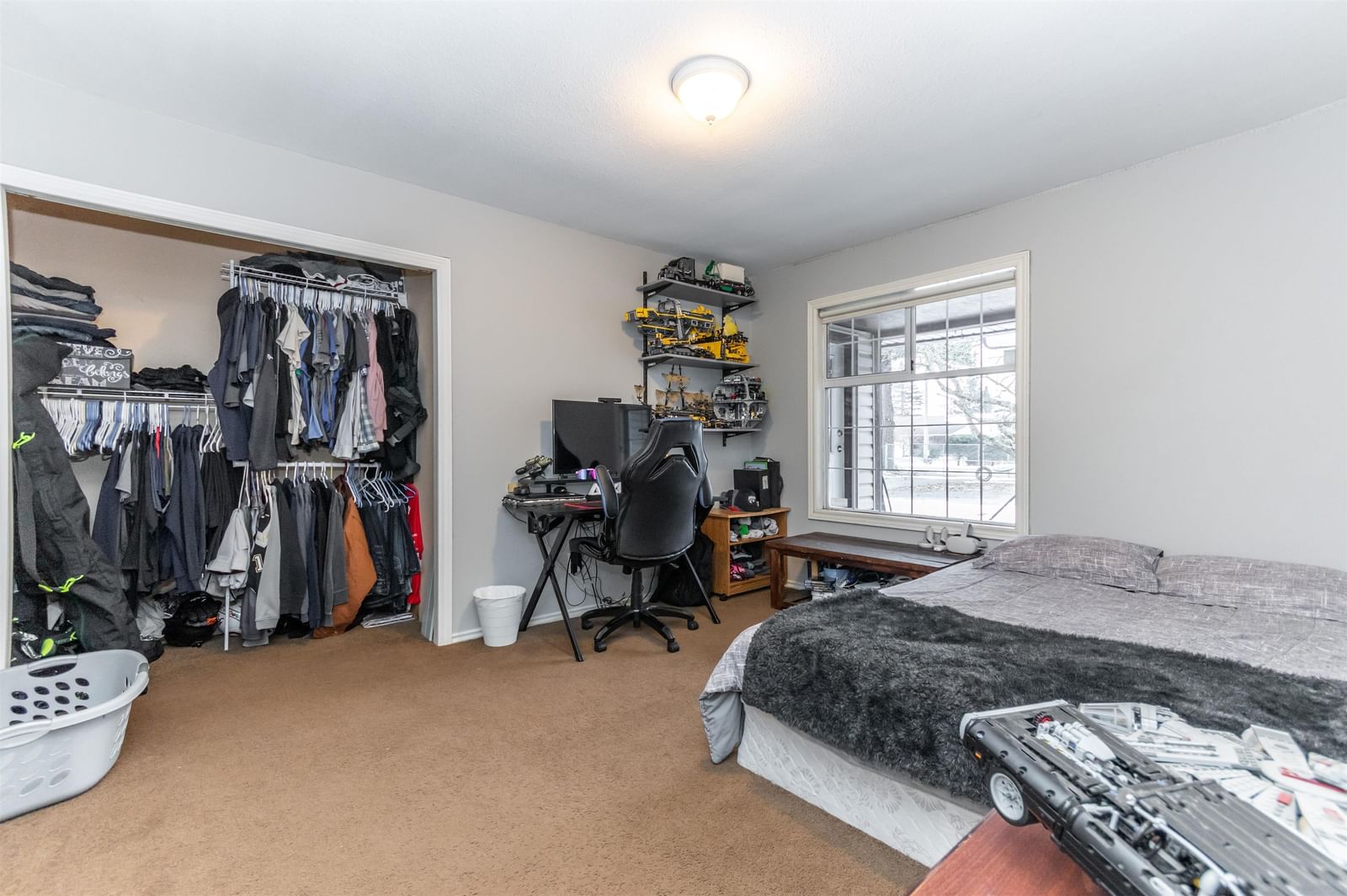 Listing Image 9