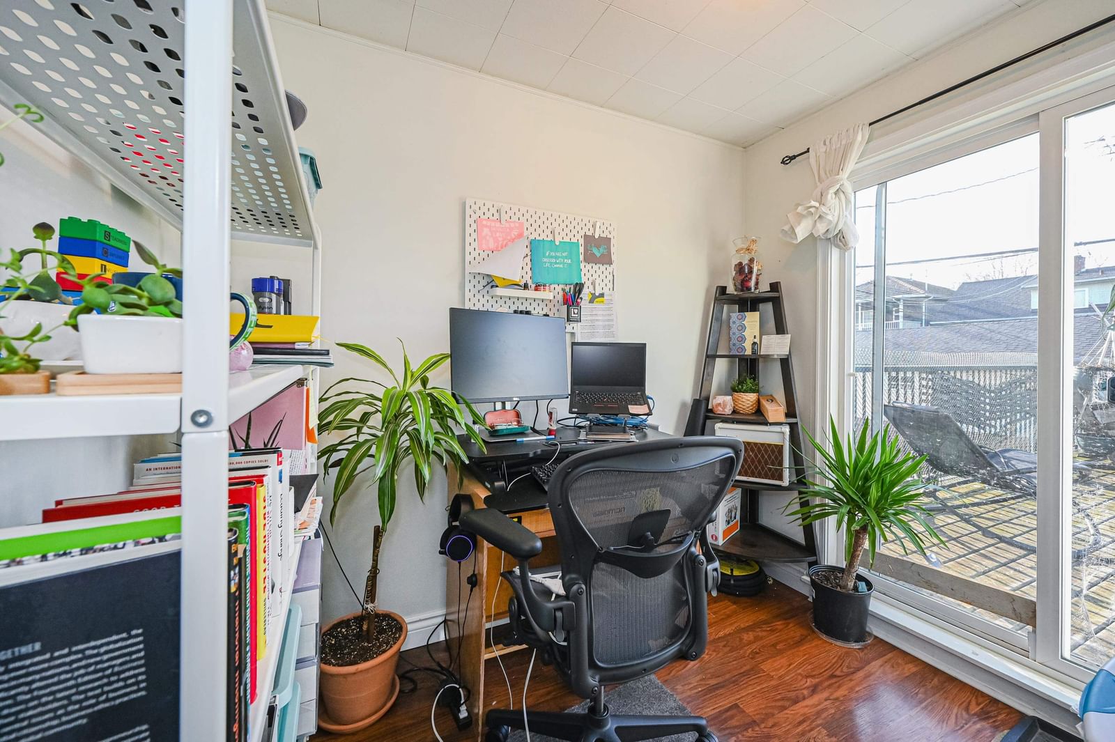 Listing Image 9