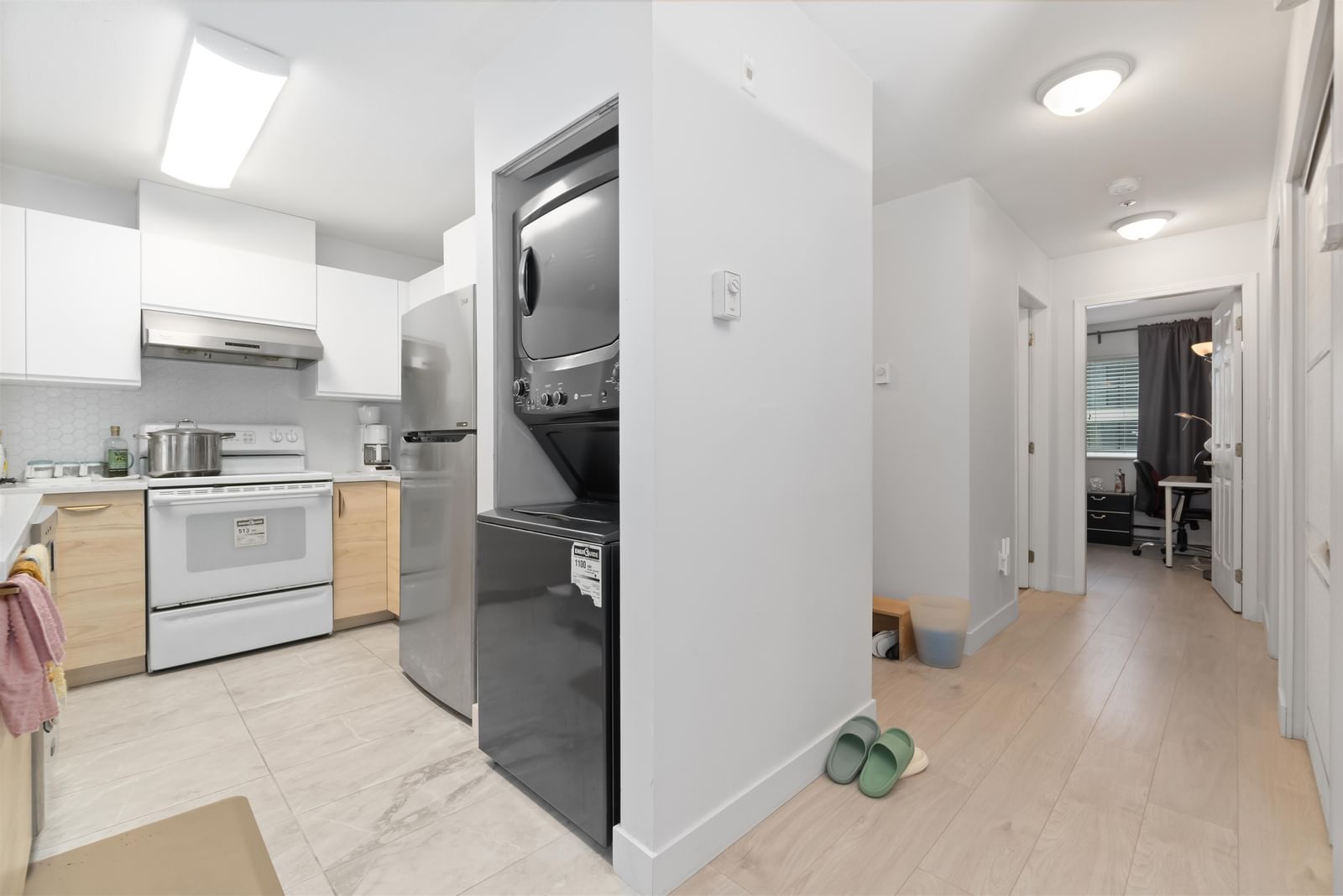 Listing Image 14