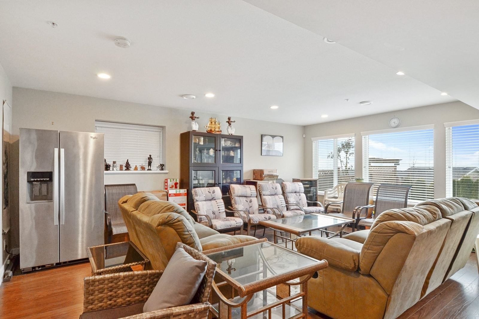 Listing Image 22