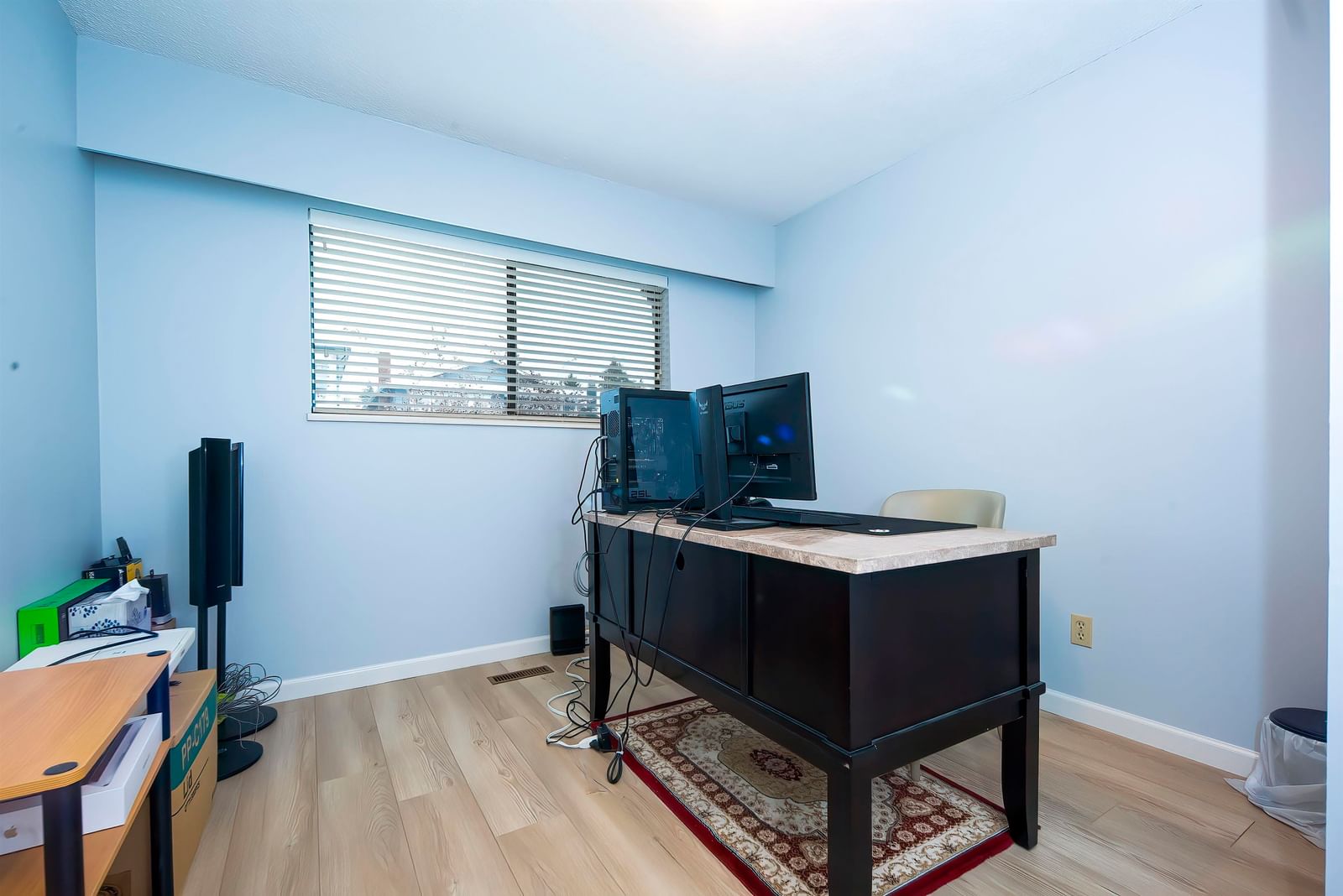 Listing Image 6