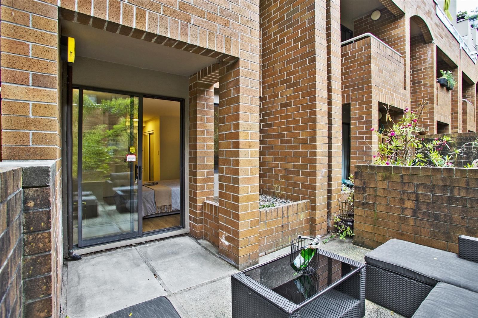 Listing Image 10
