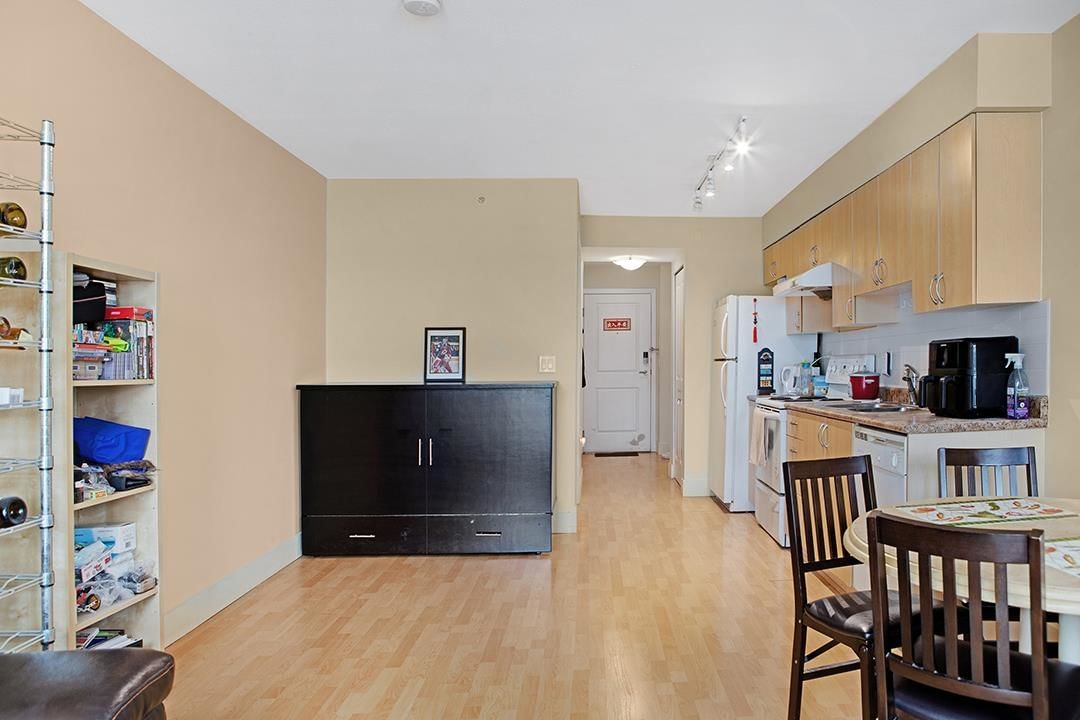 Listing Image 6