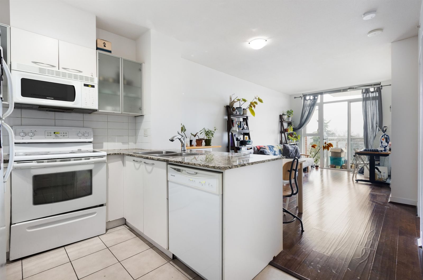Listing Image 10
