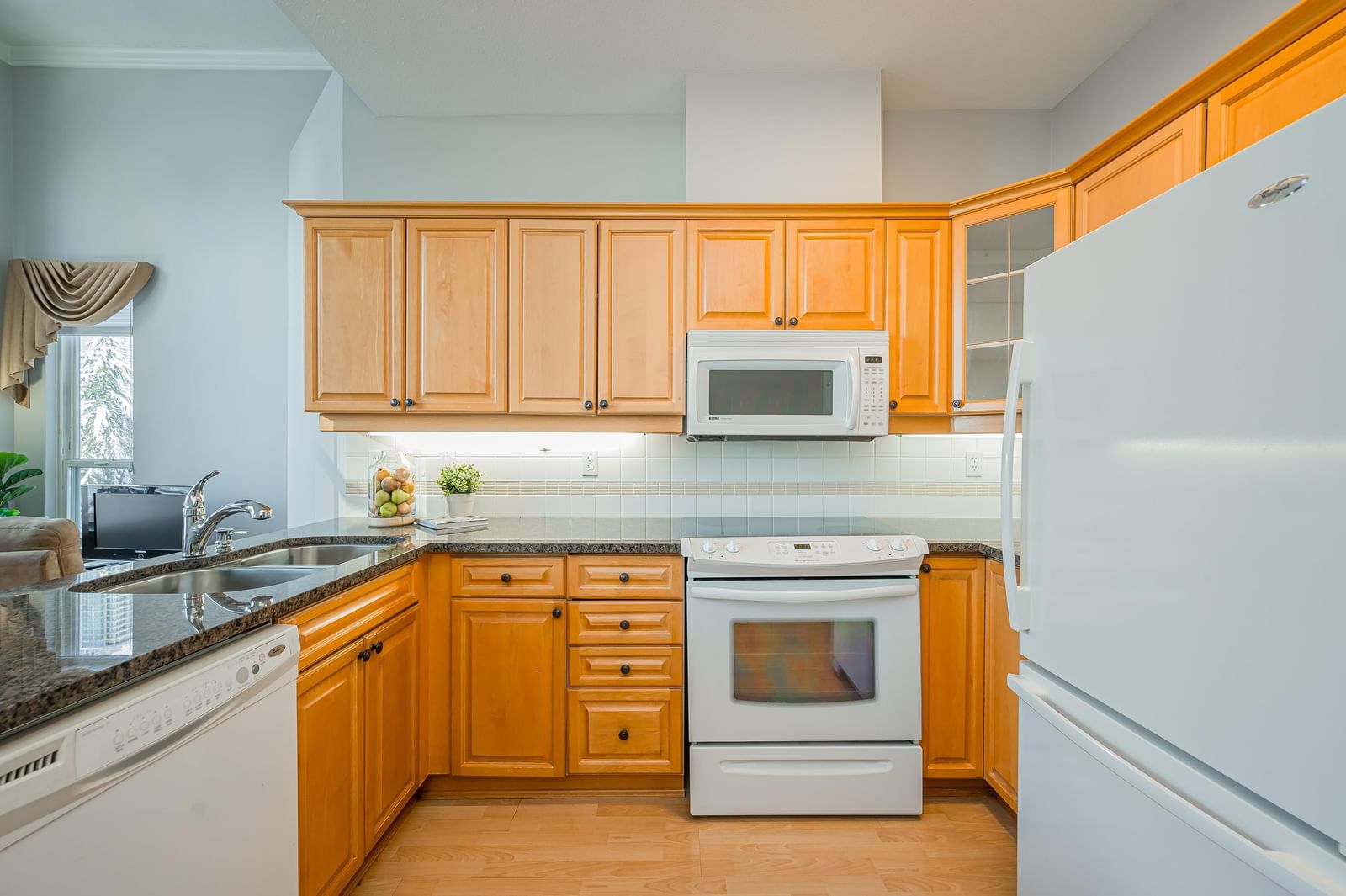 Listing Image 16