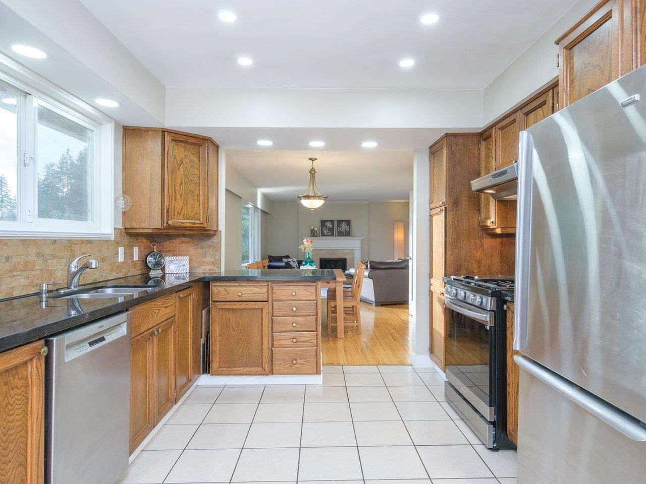 Listing Image 19