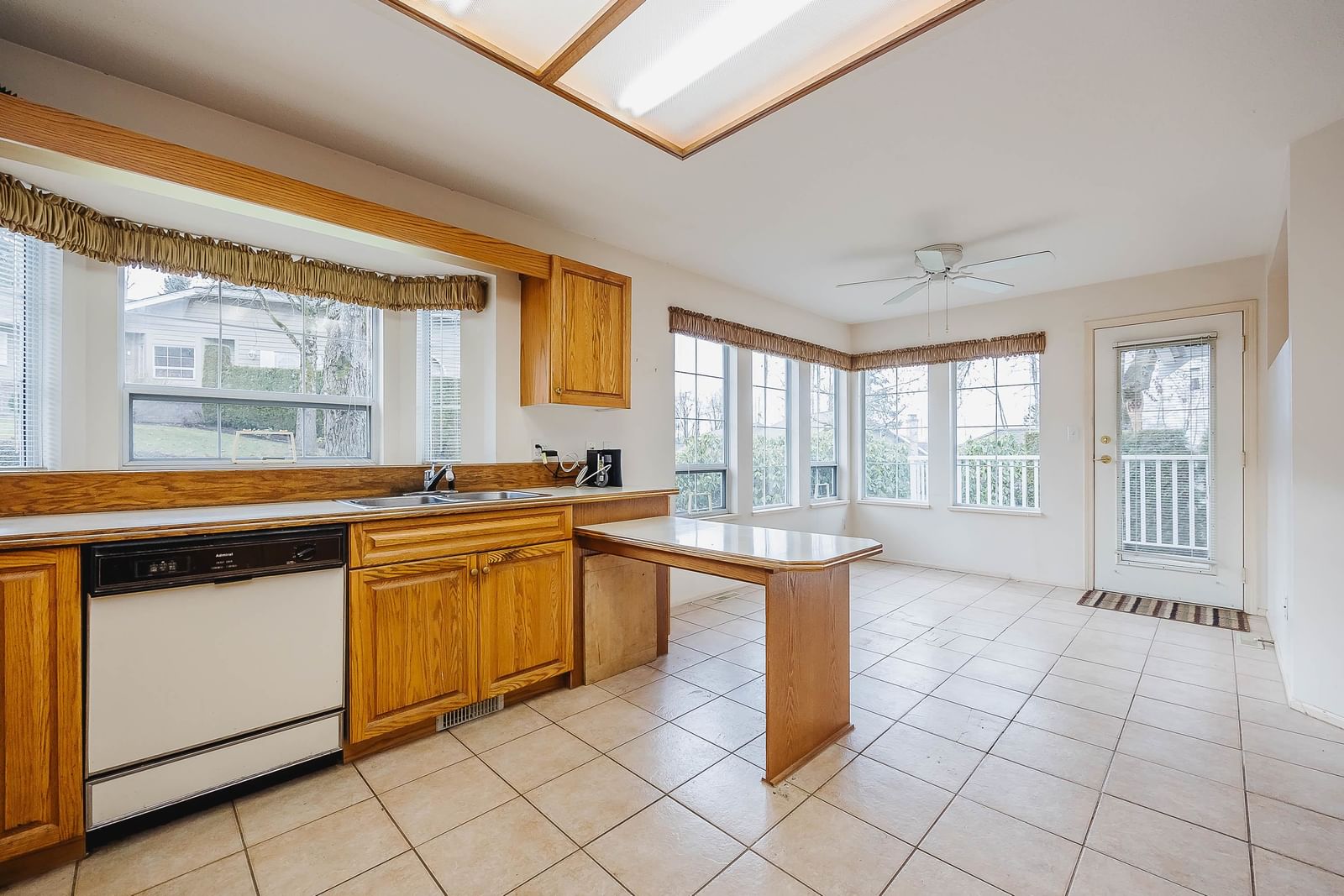 Listing Image 14