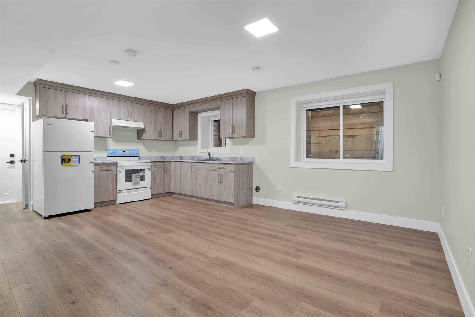 Listing Image 19