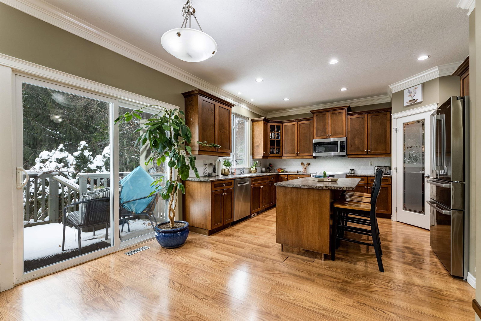 Listing Image 12