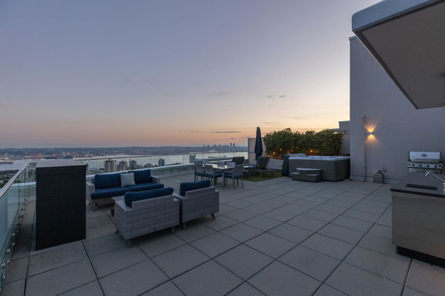 1702 - 112 13th Street