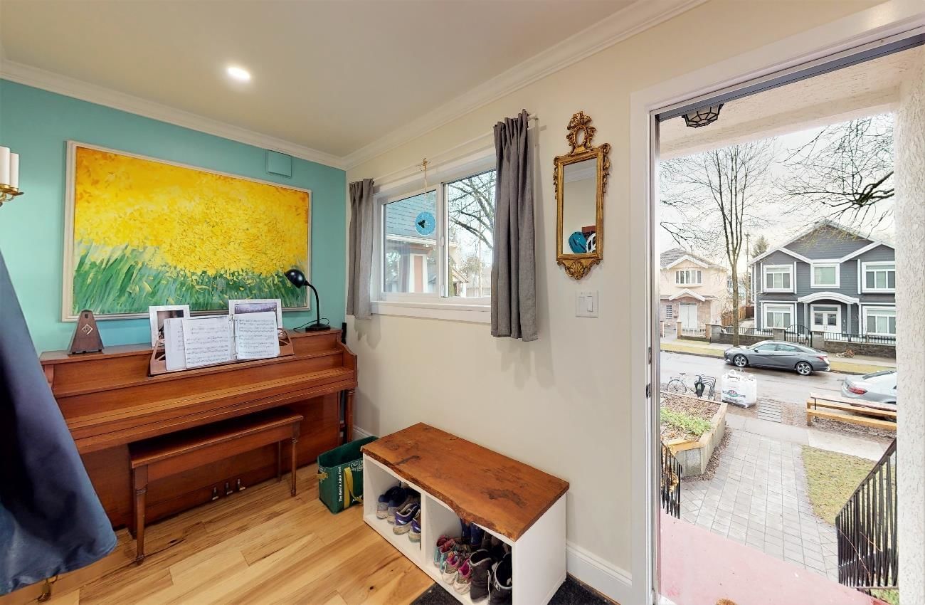 Listing Image 12