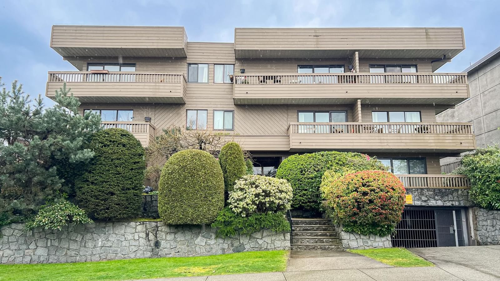 Listing Image 16