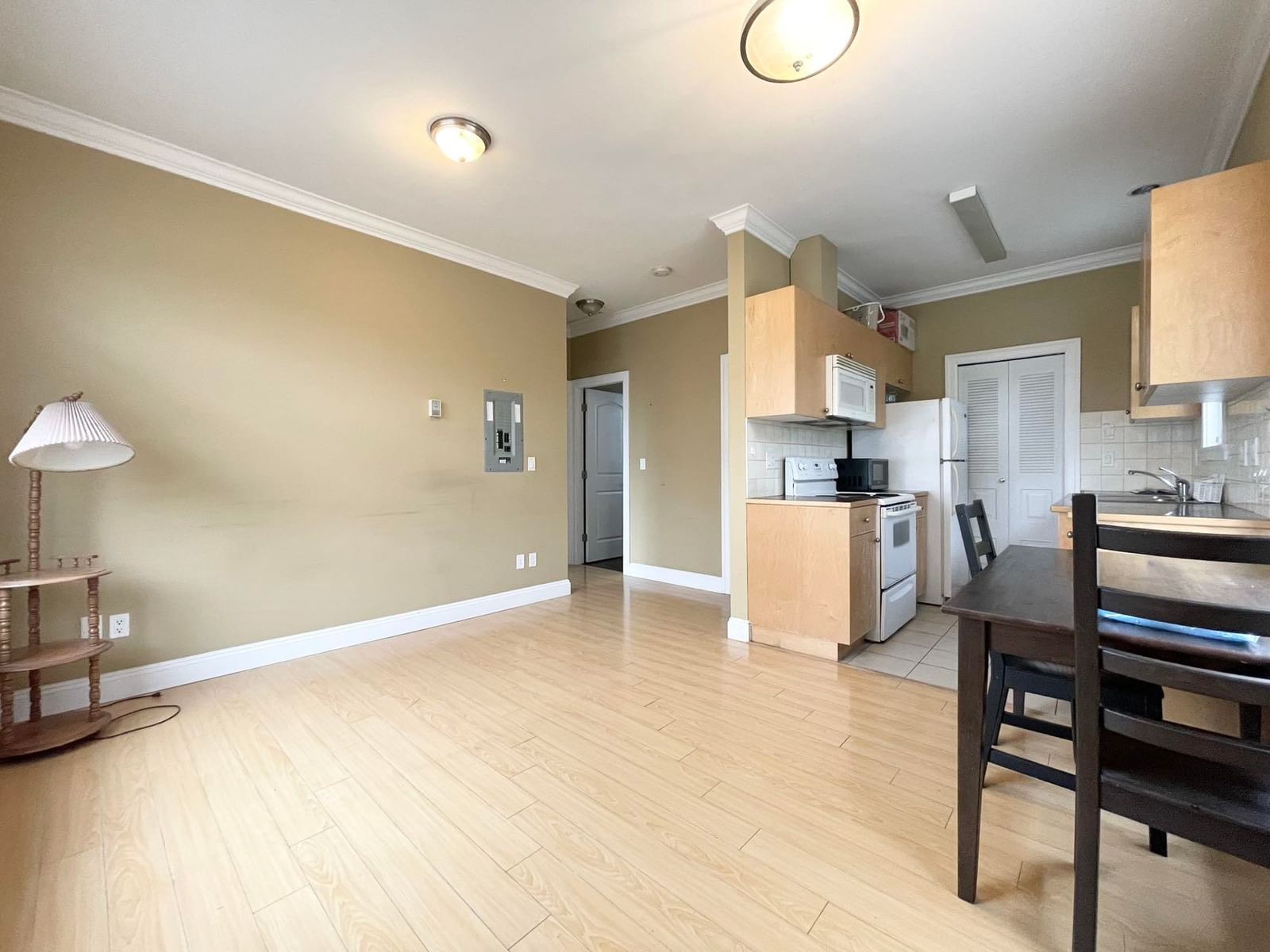 Listing Image 23