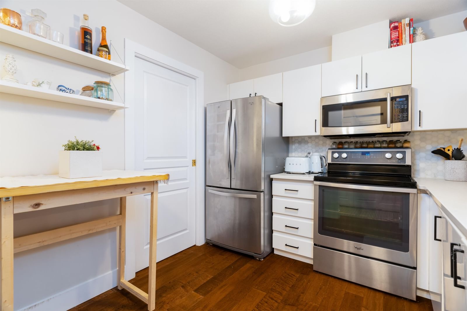 Listing Image 12