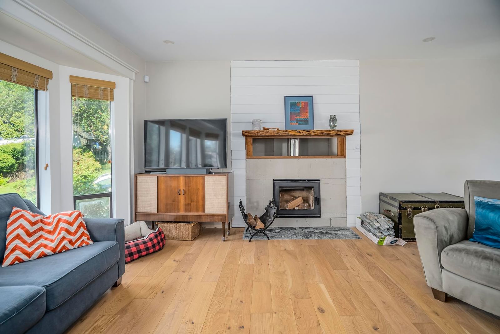 Listing Image 8