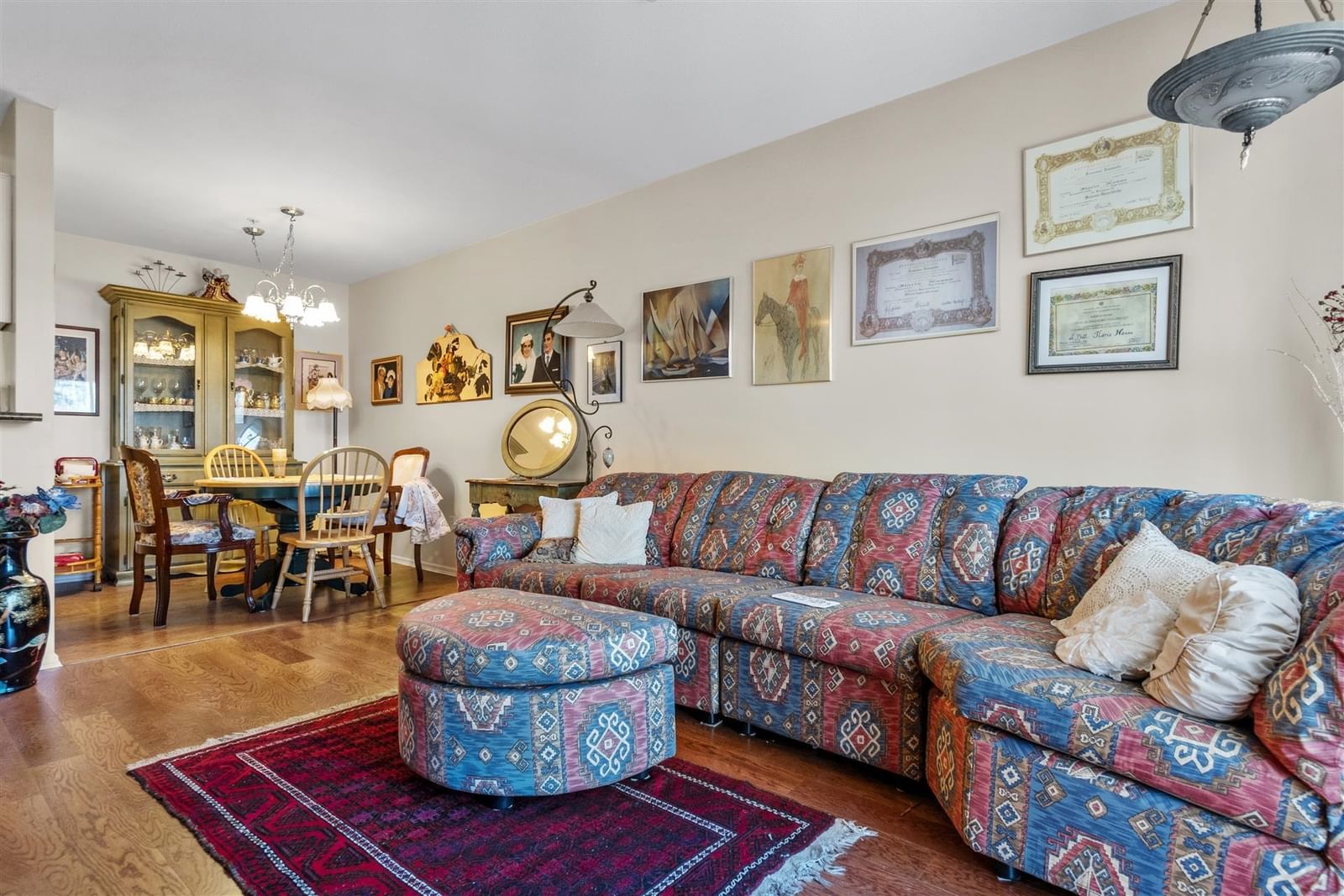Listing Image 8