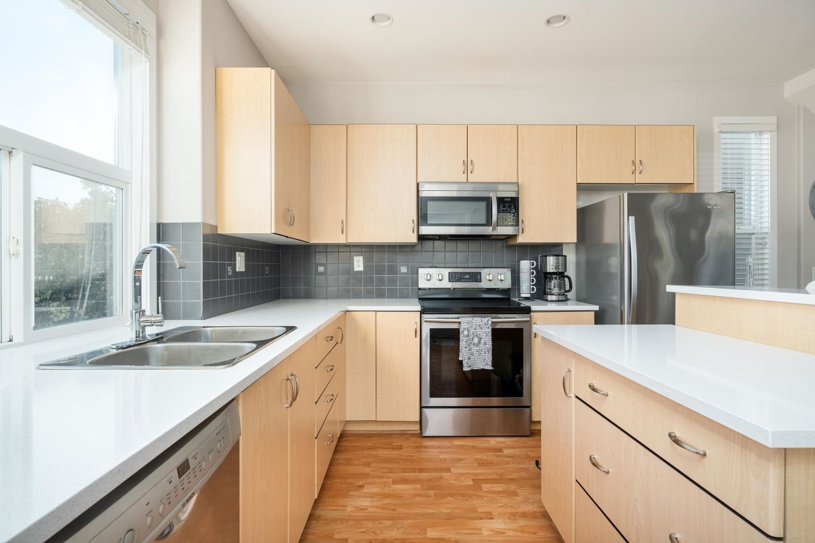 Listing Image 14