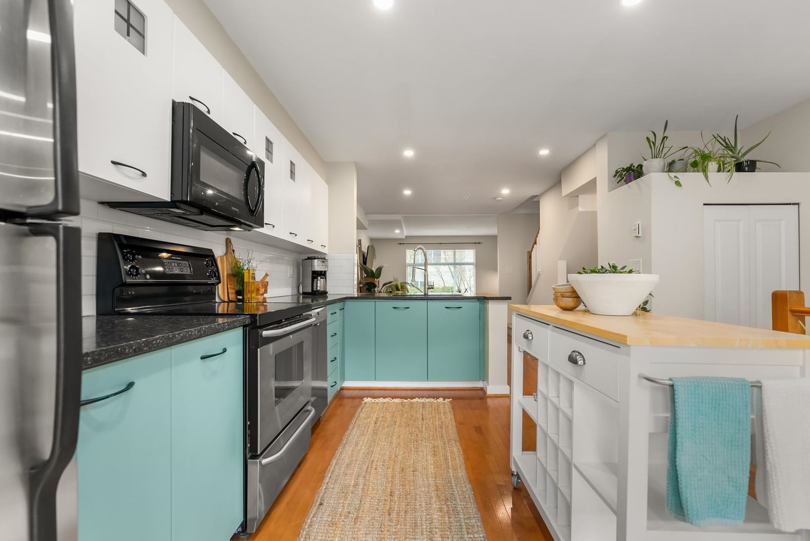 Listing Image 9