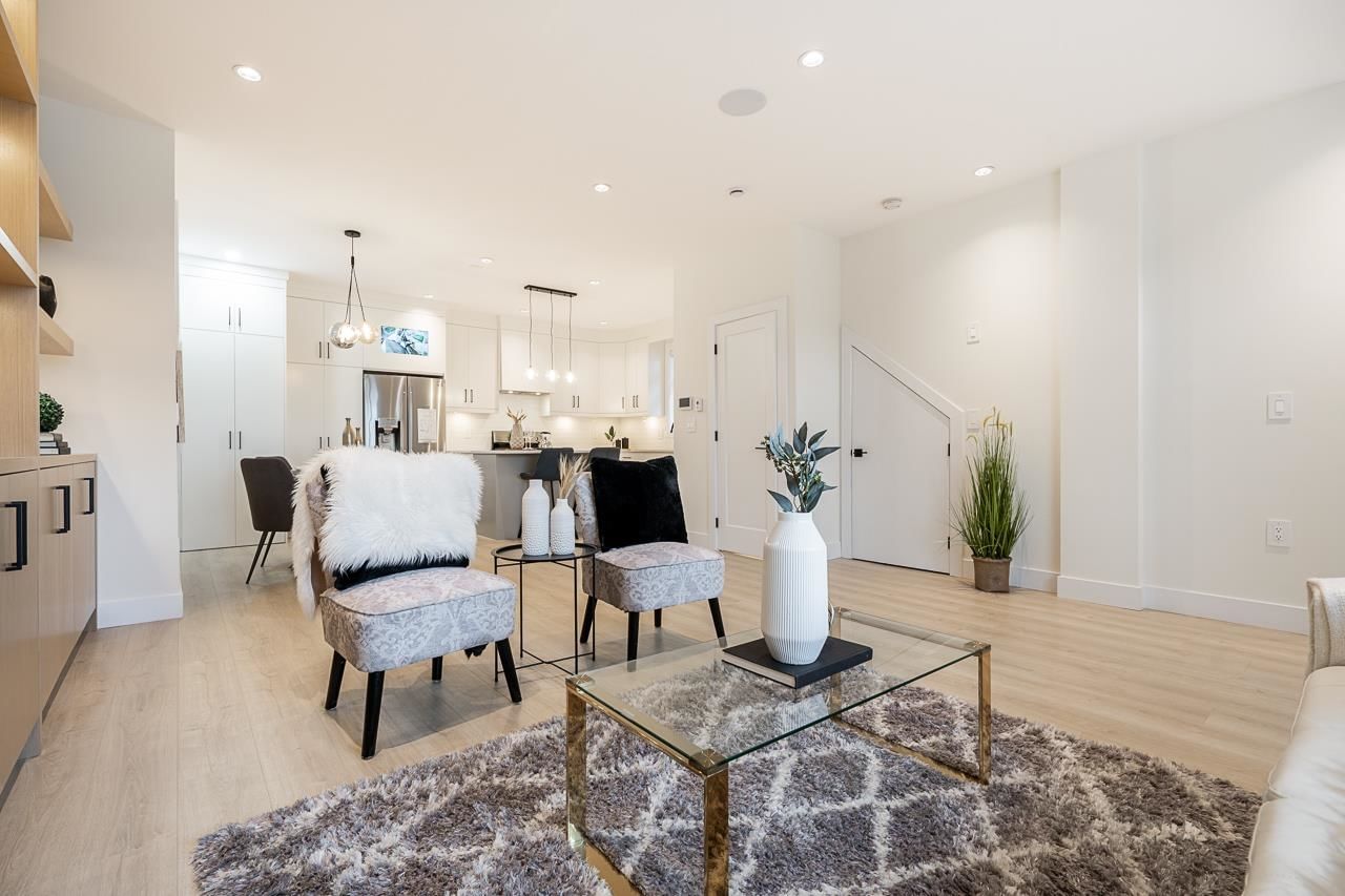 Listing Image 10