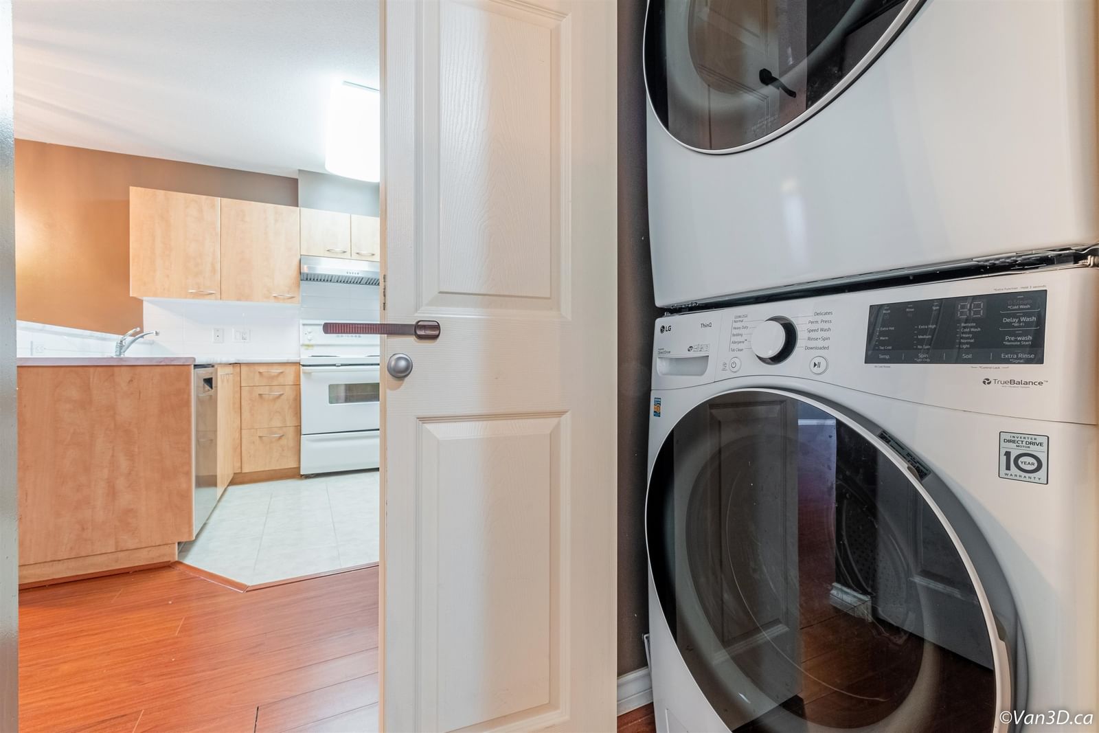 Listing Image 12