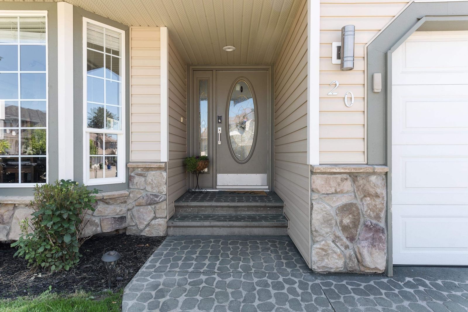 Listing Image 4