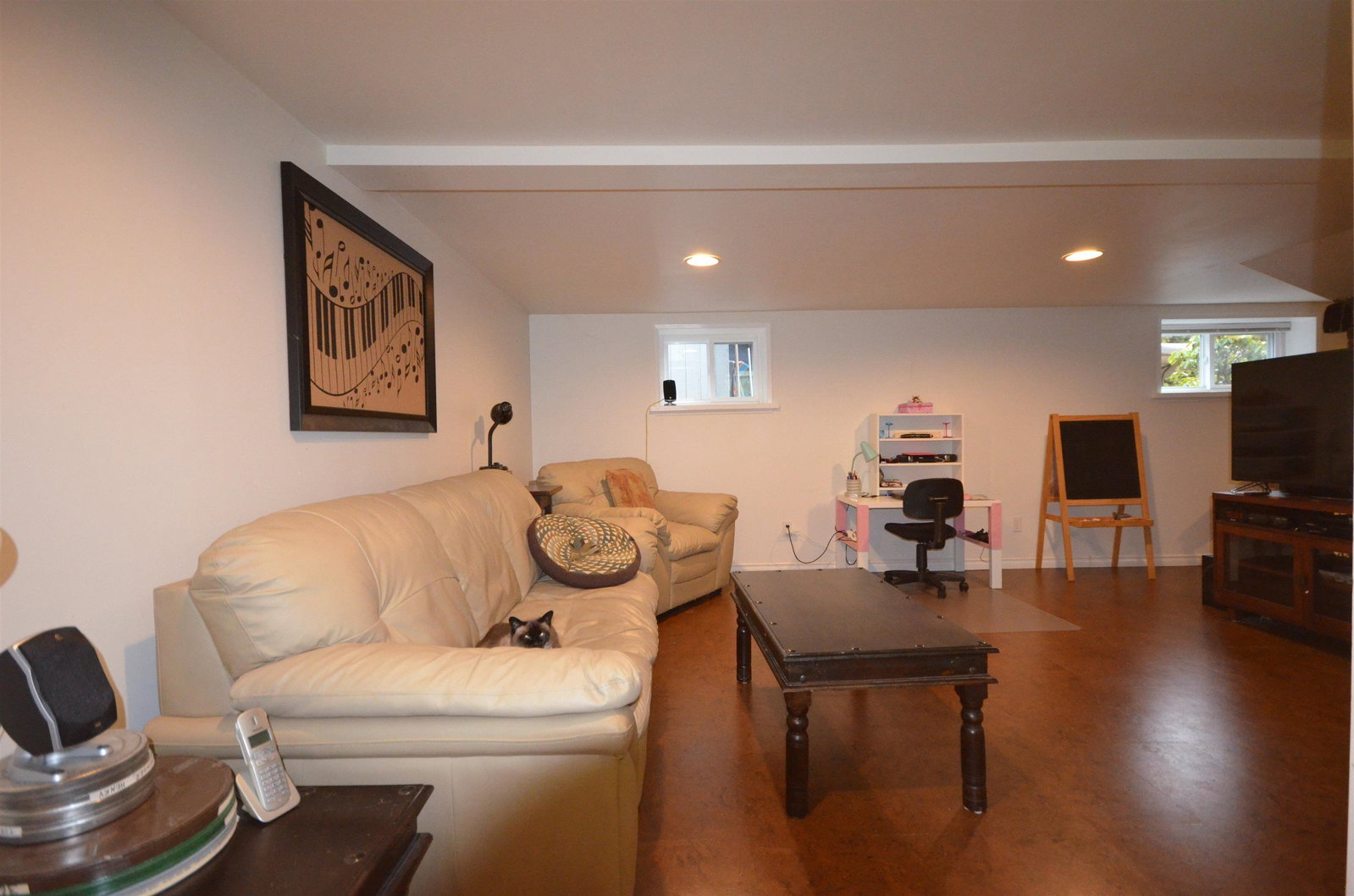Listing Image 17