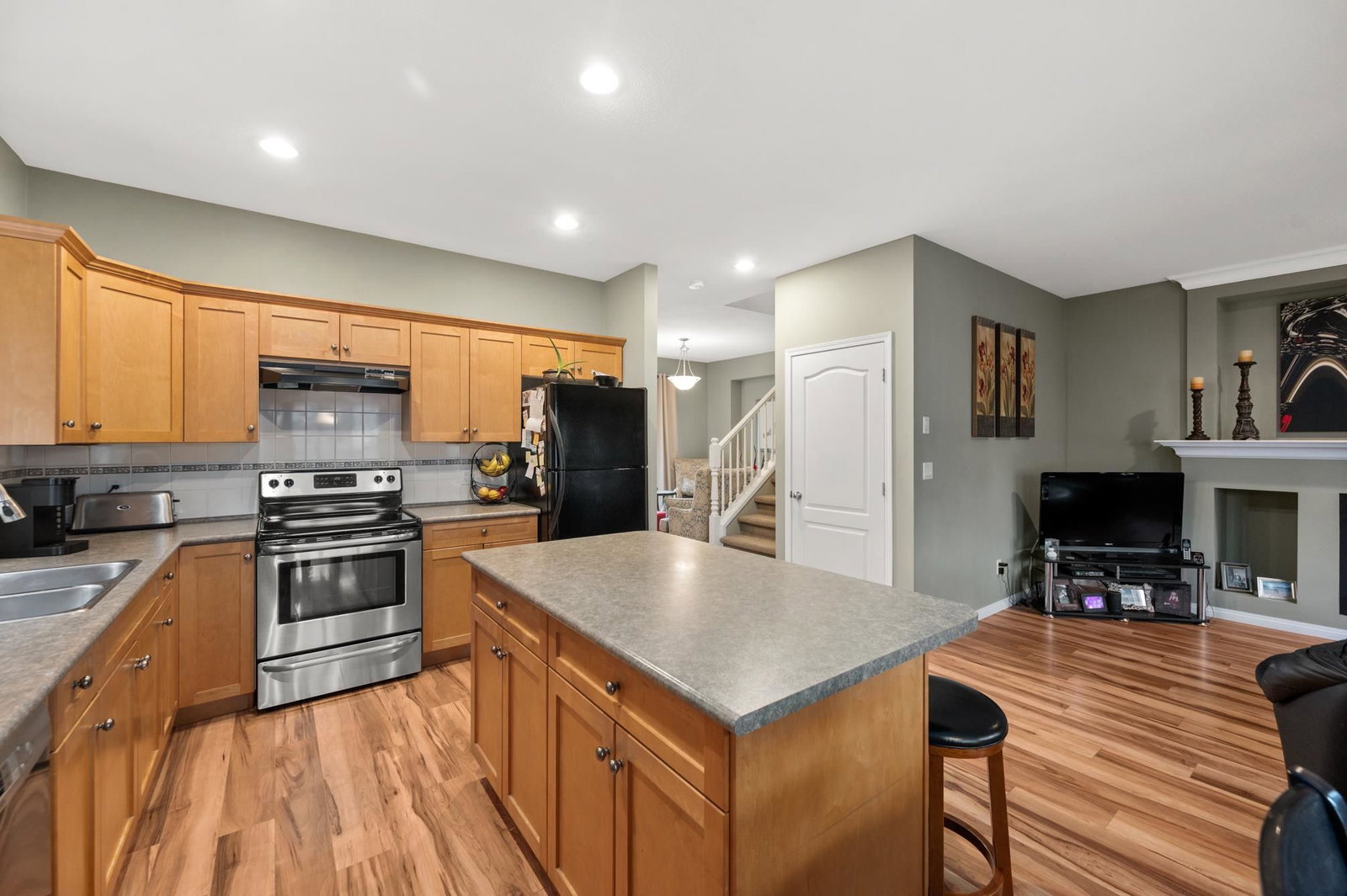 Listing Image 10