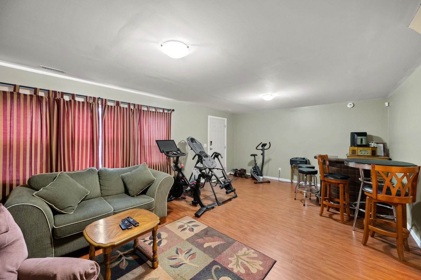 Listing Image 22