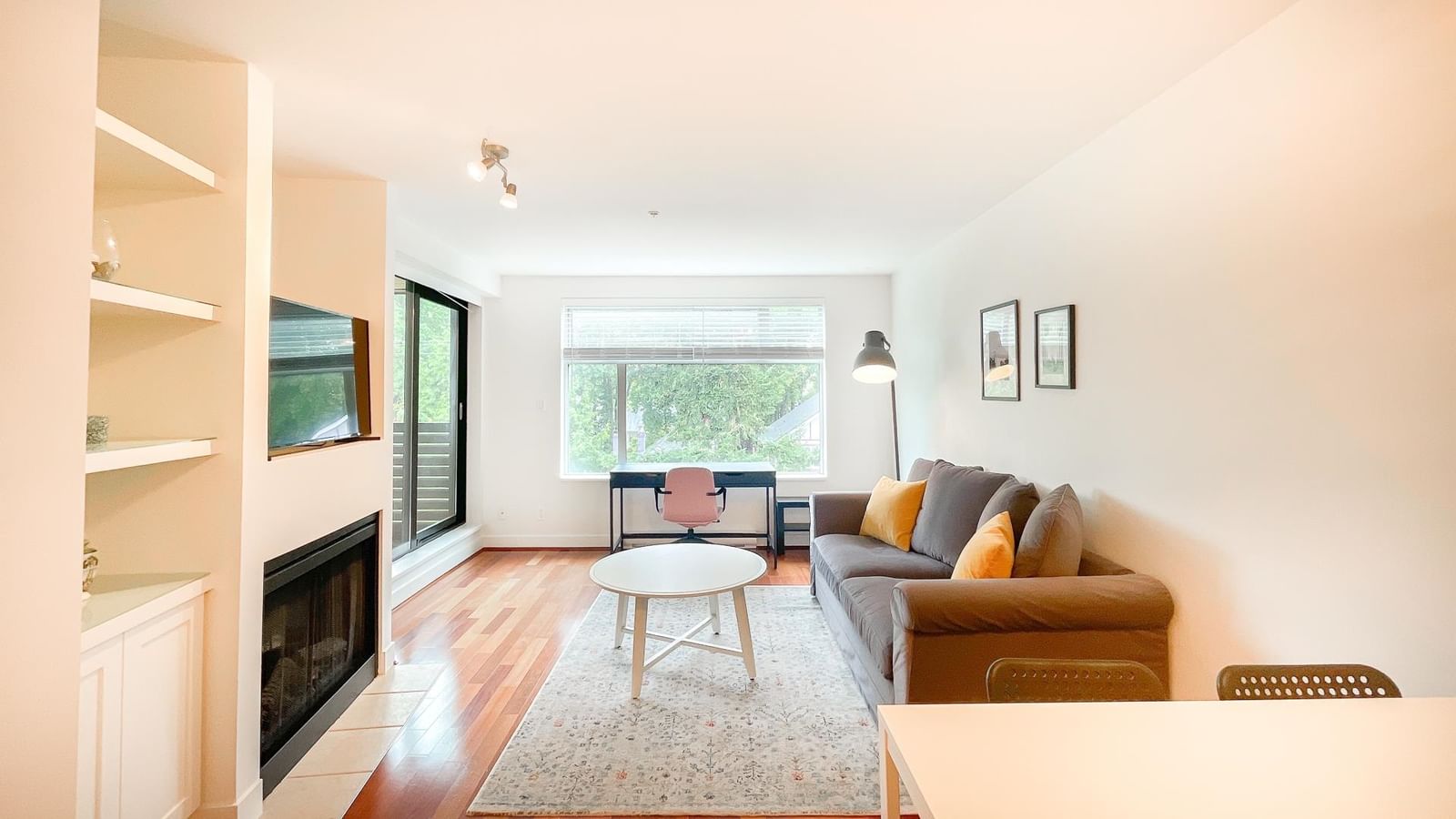Listing Image 6