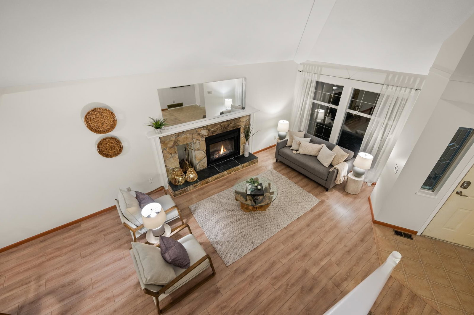 Listing Image 9