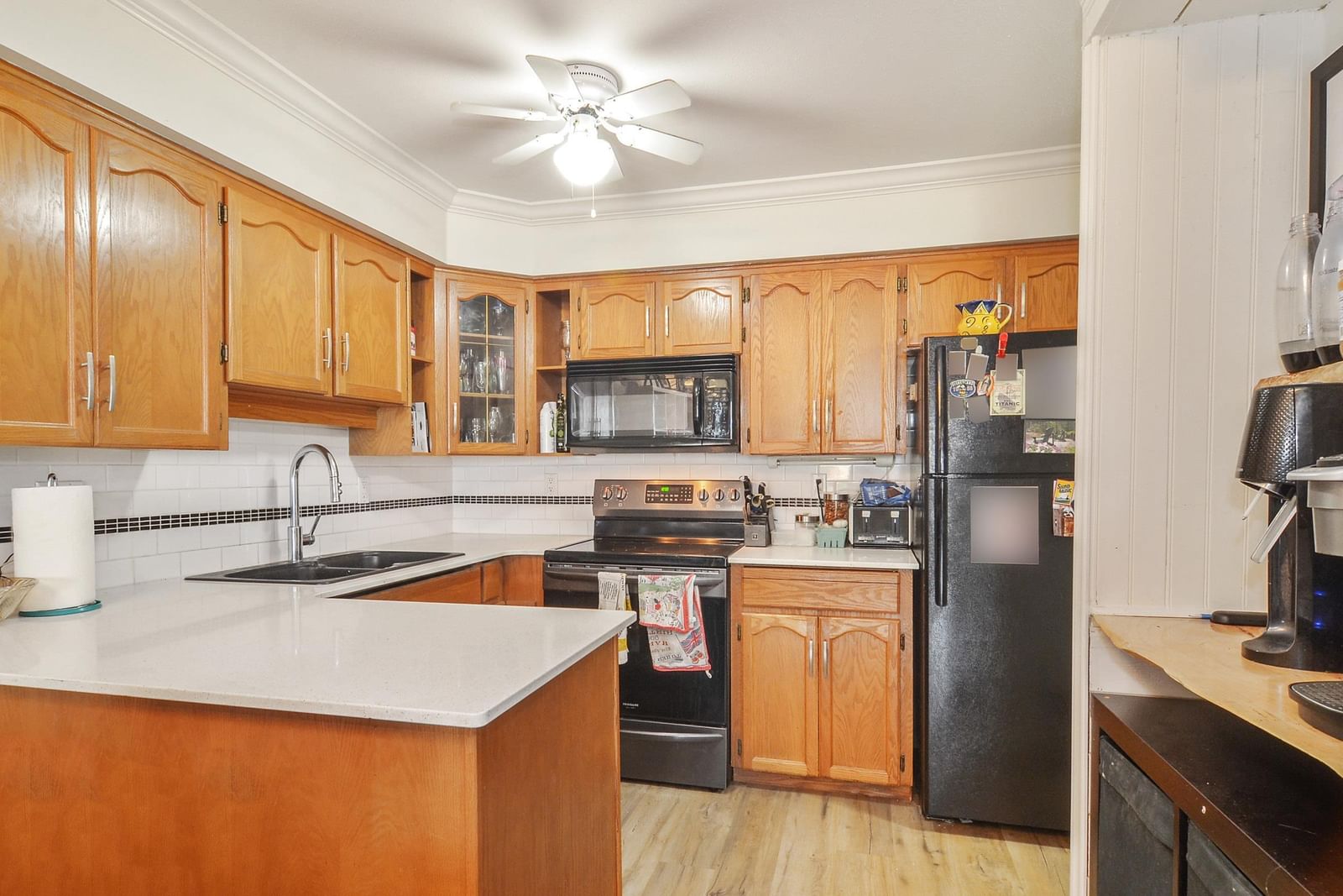 Listing Image 8
