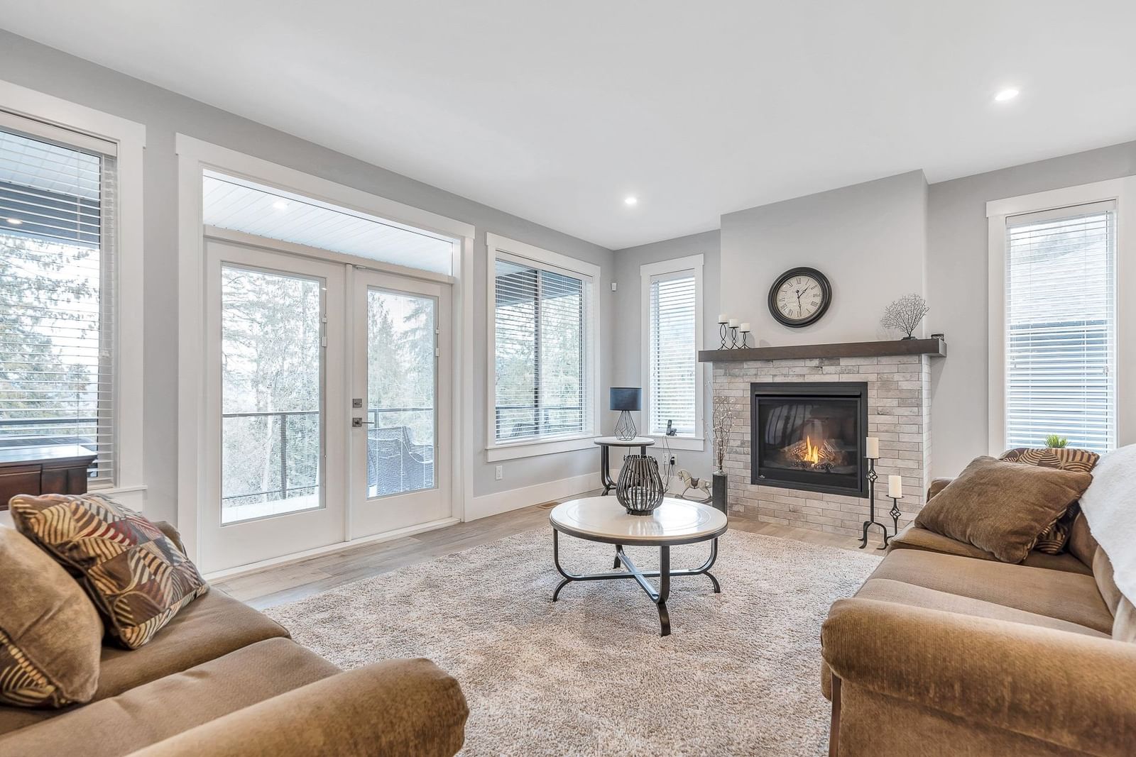 Listing Image 10