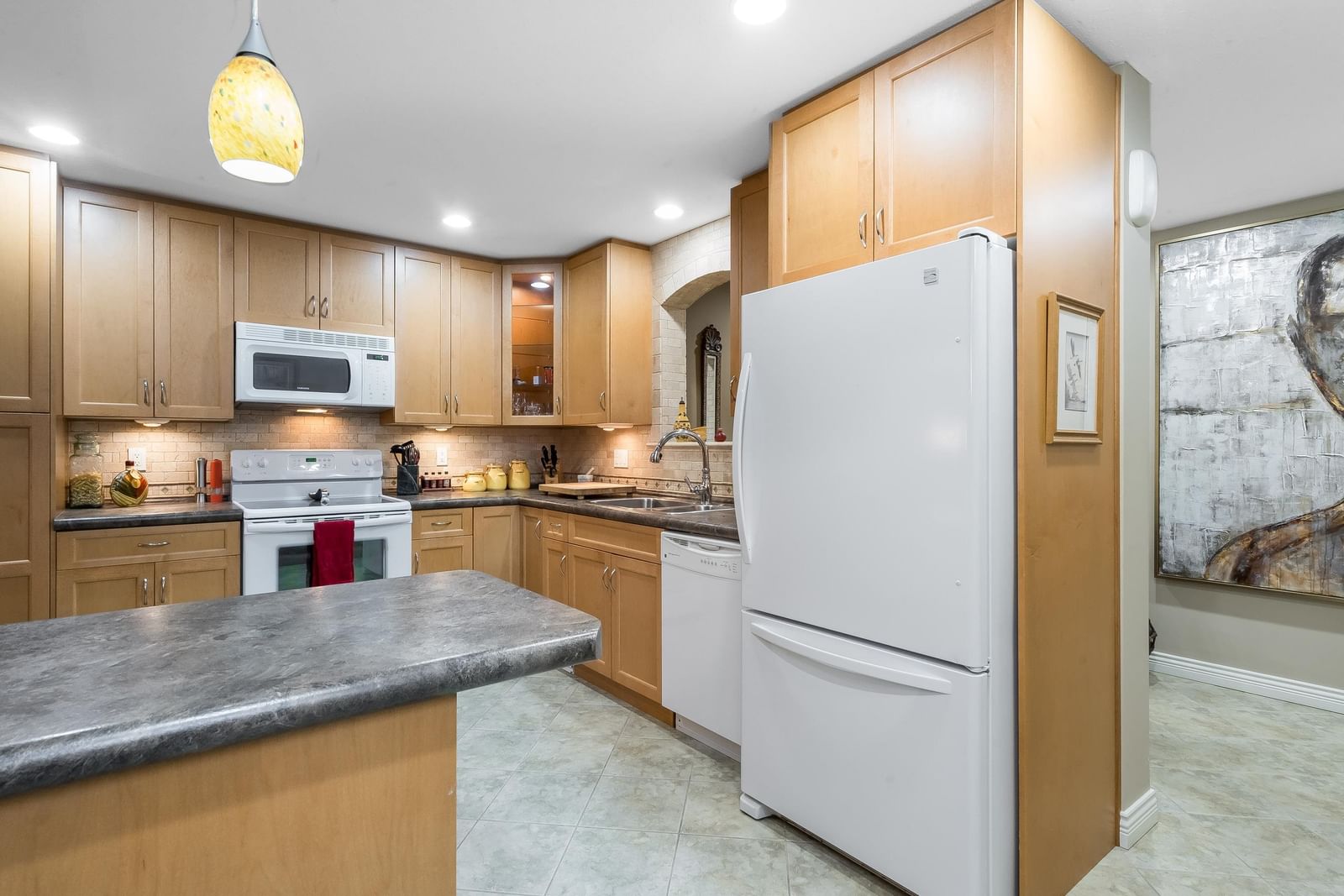 Listing Image 6