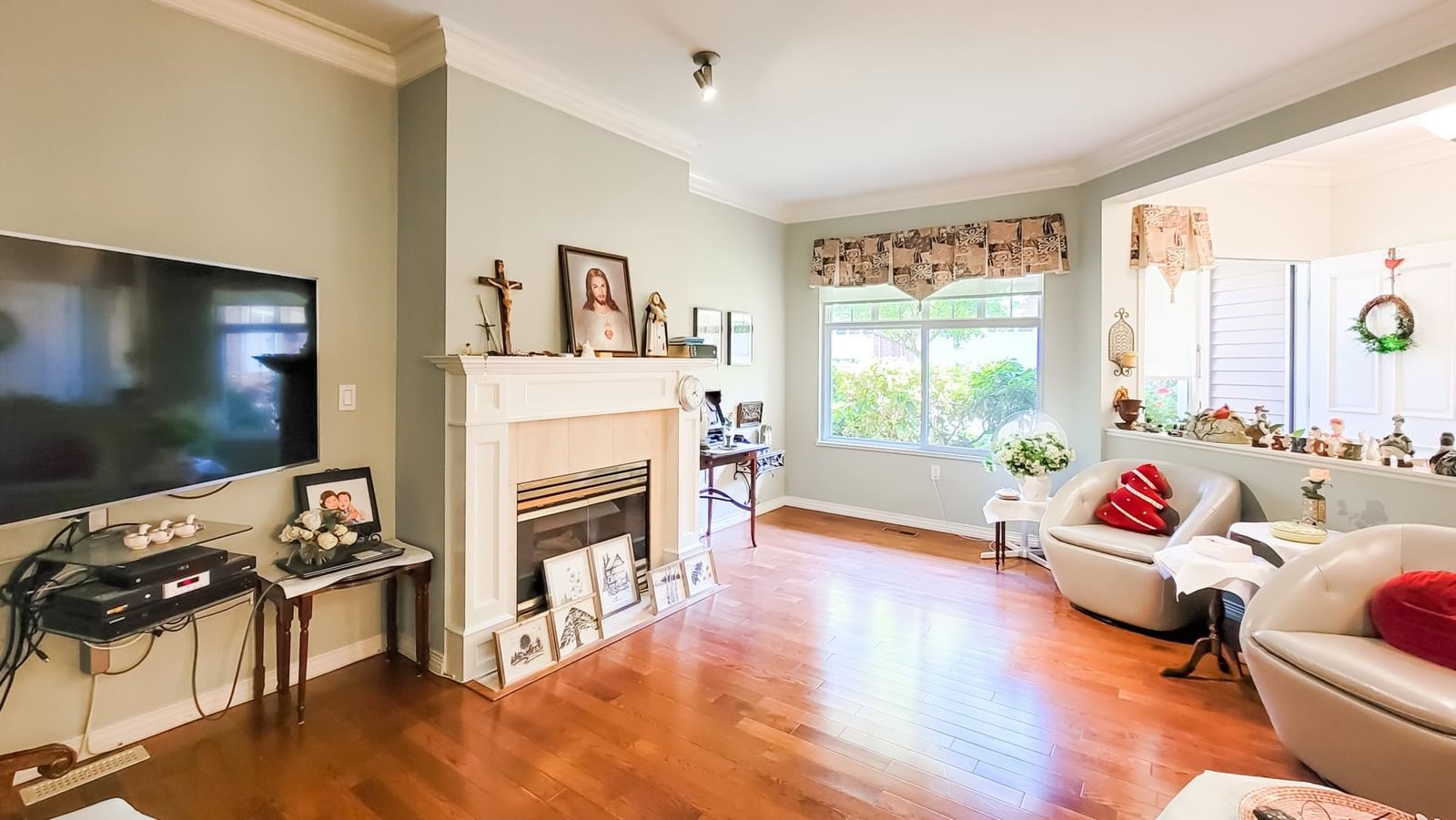 Listing Image 10
