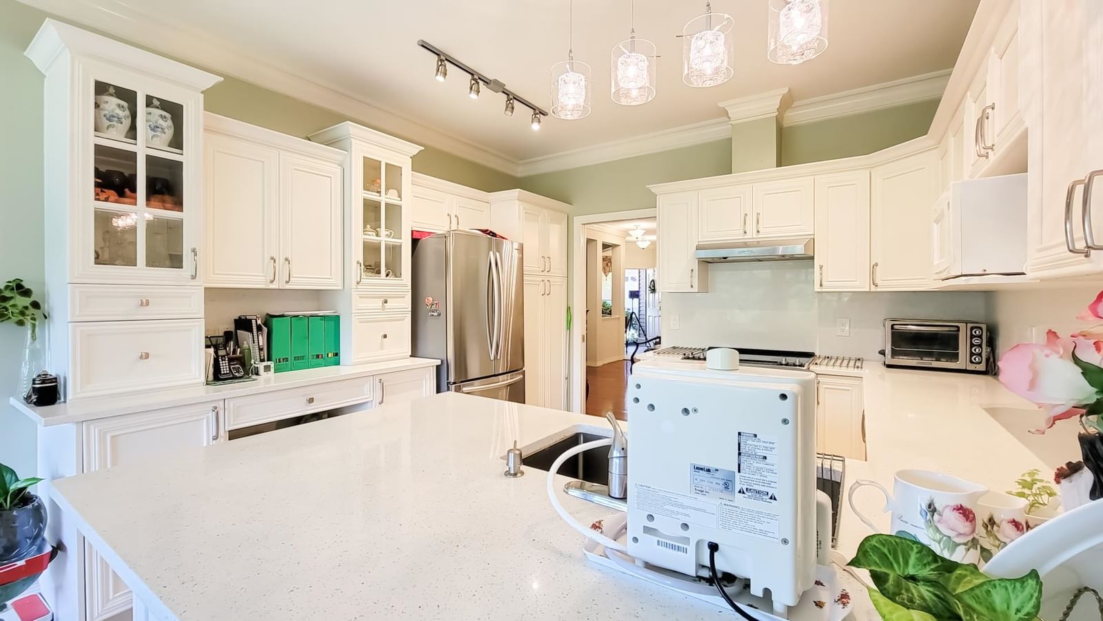 Listing Image 19