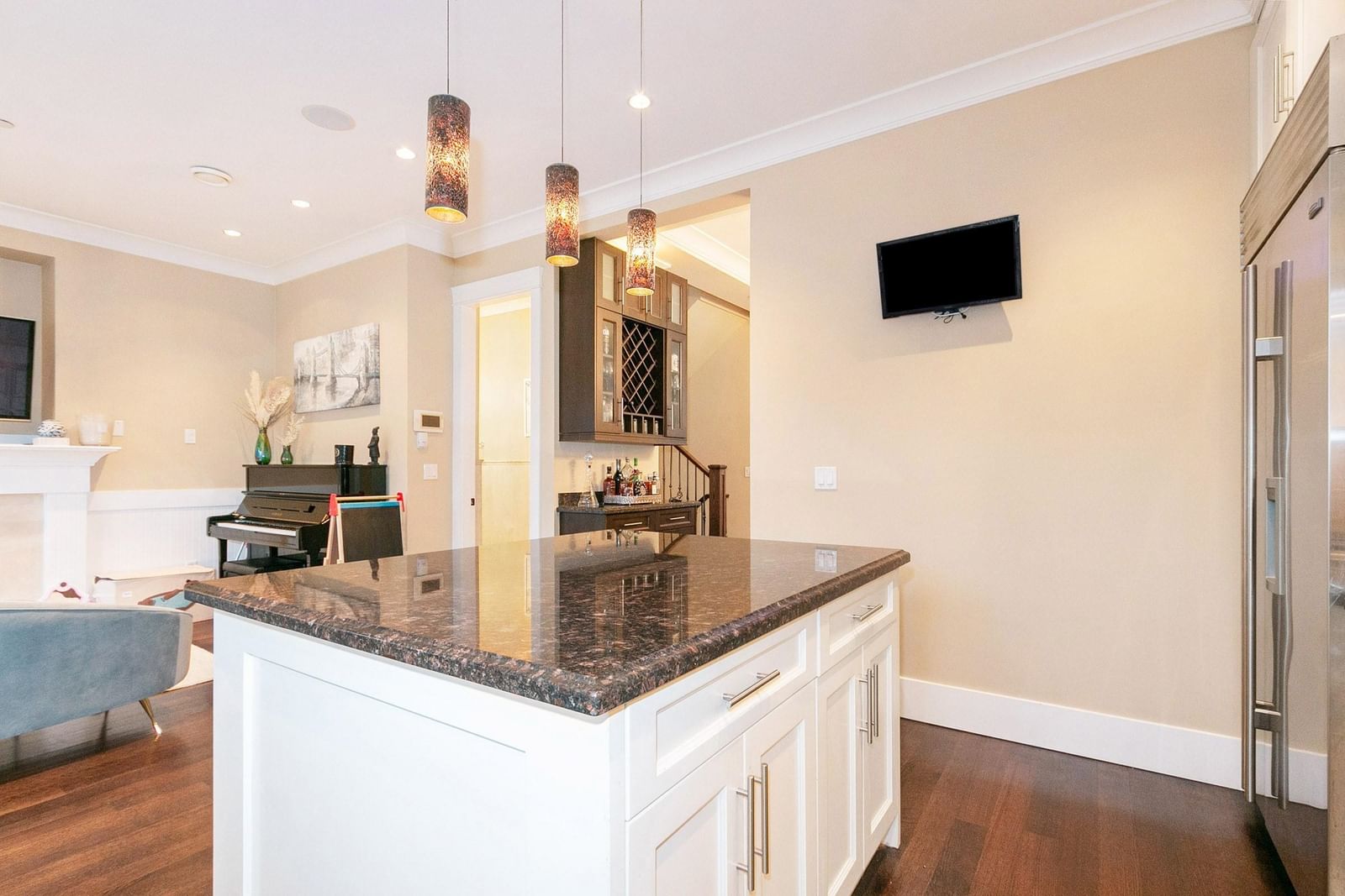 Listing Image 10