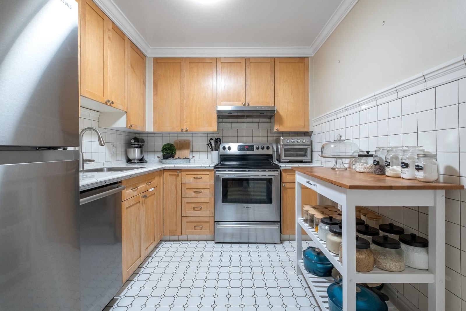 Listing Image 8
