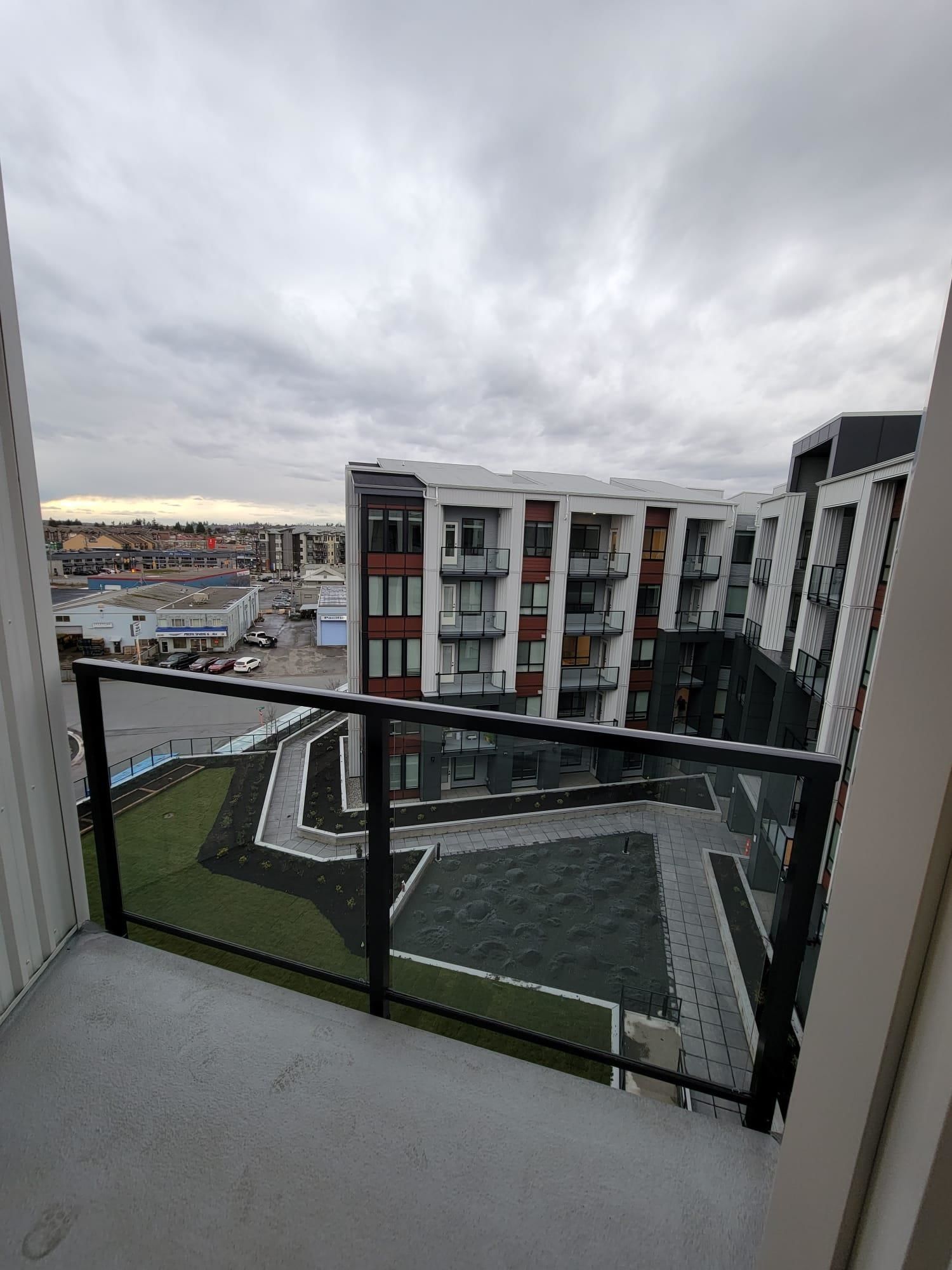 Listing Image 11