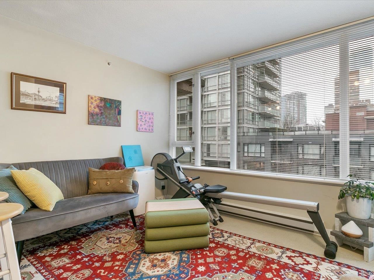 Listing Image 8