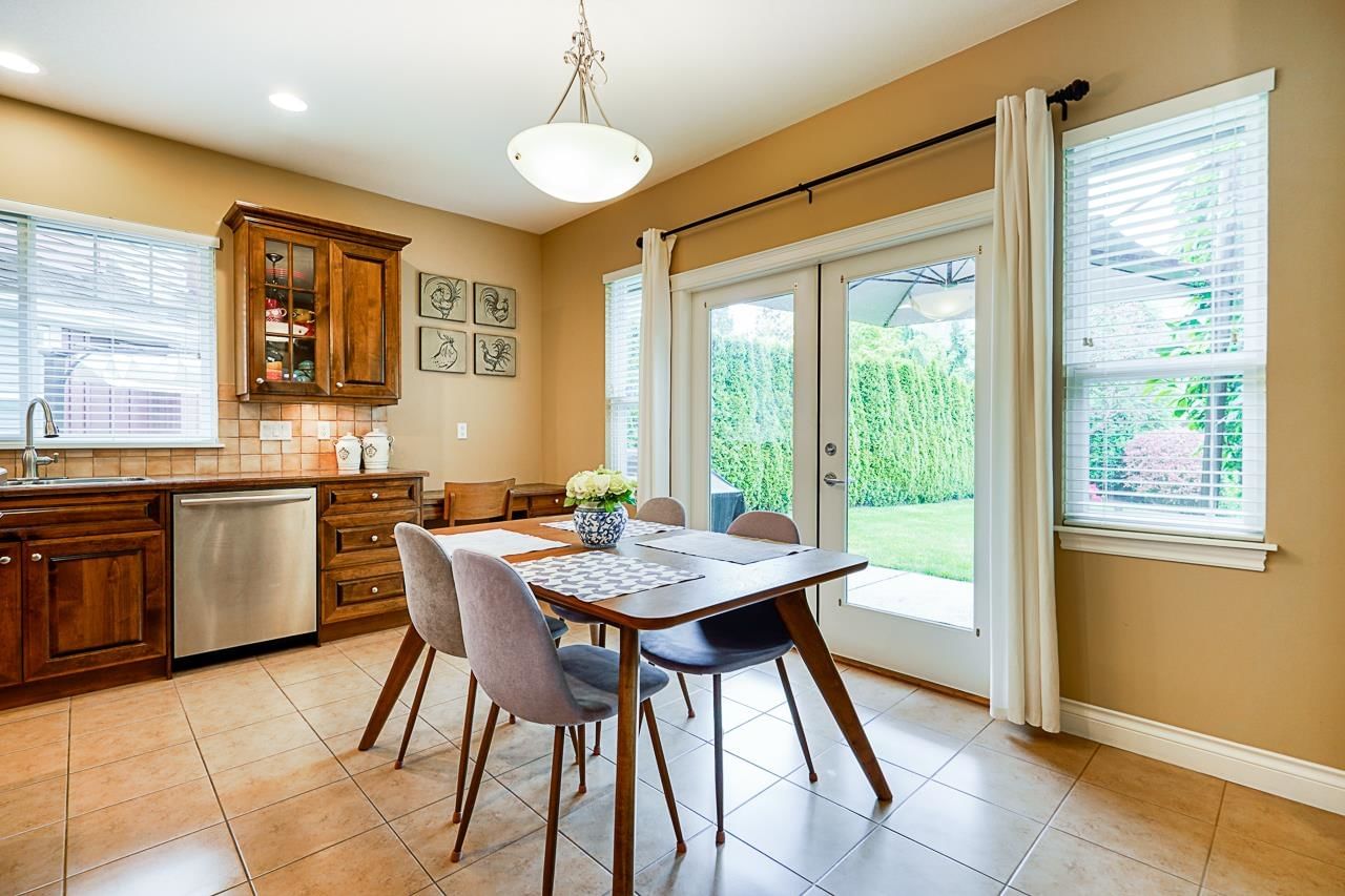 Listing Image 11