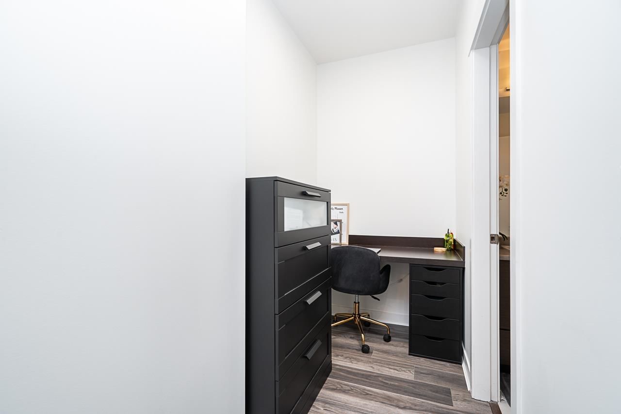 Listing Image 20