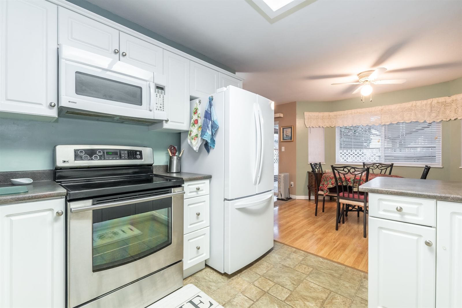 Listing Image 12