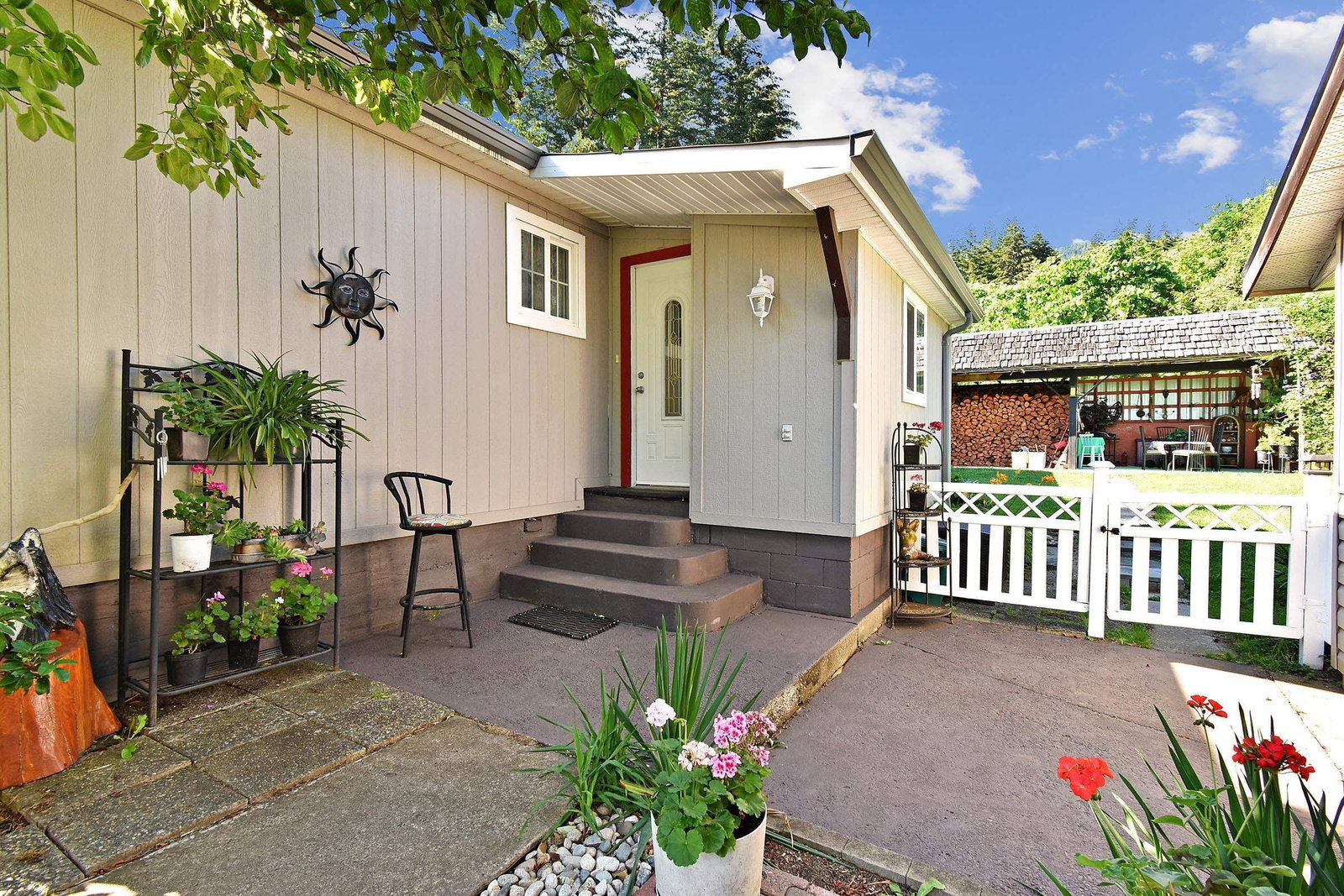 Listing Image 3