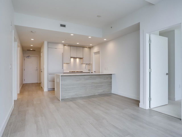 208 - 7638 Cambie Street