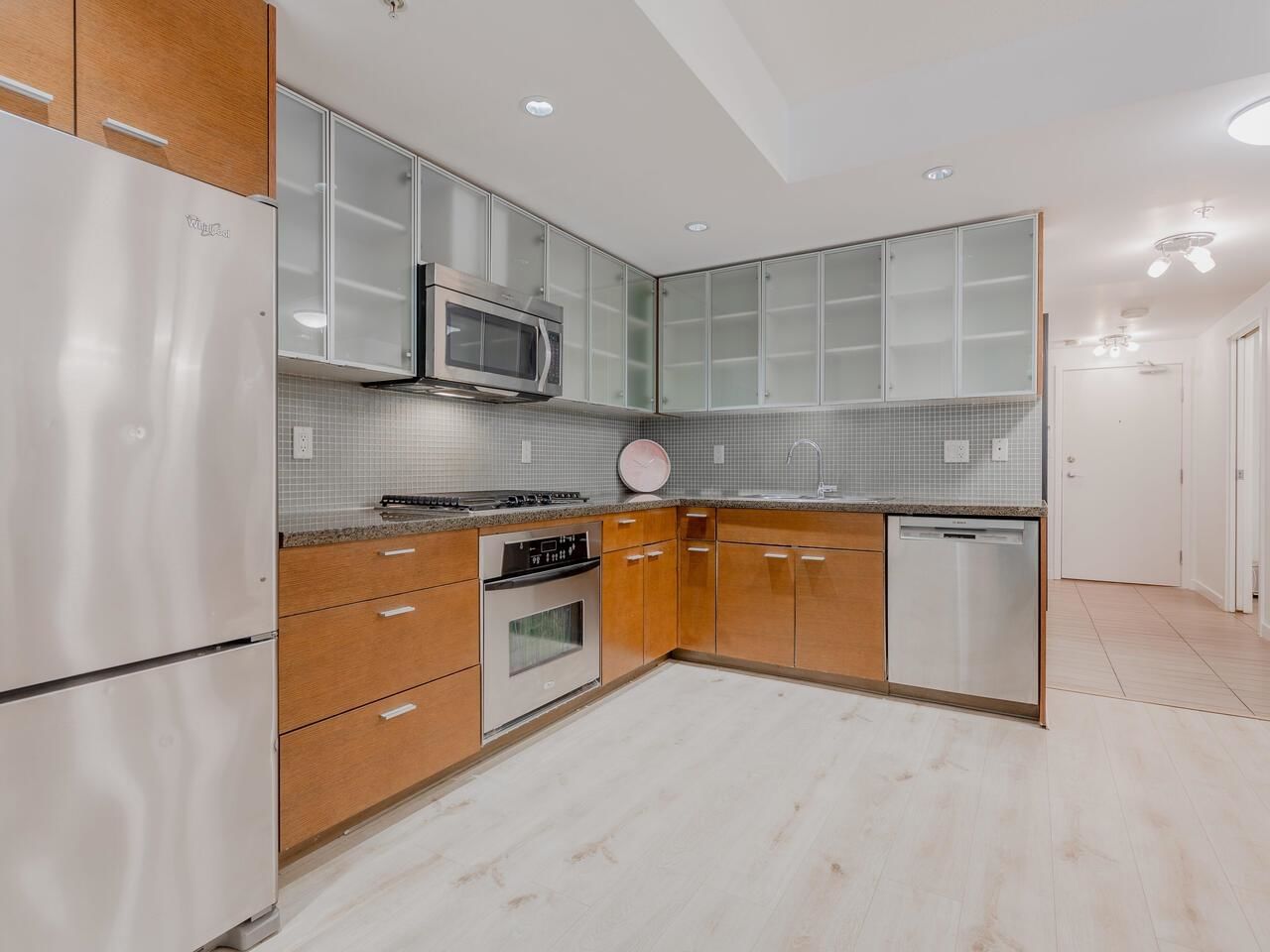 Listing Image 9