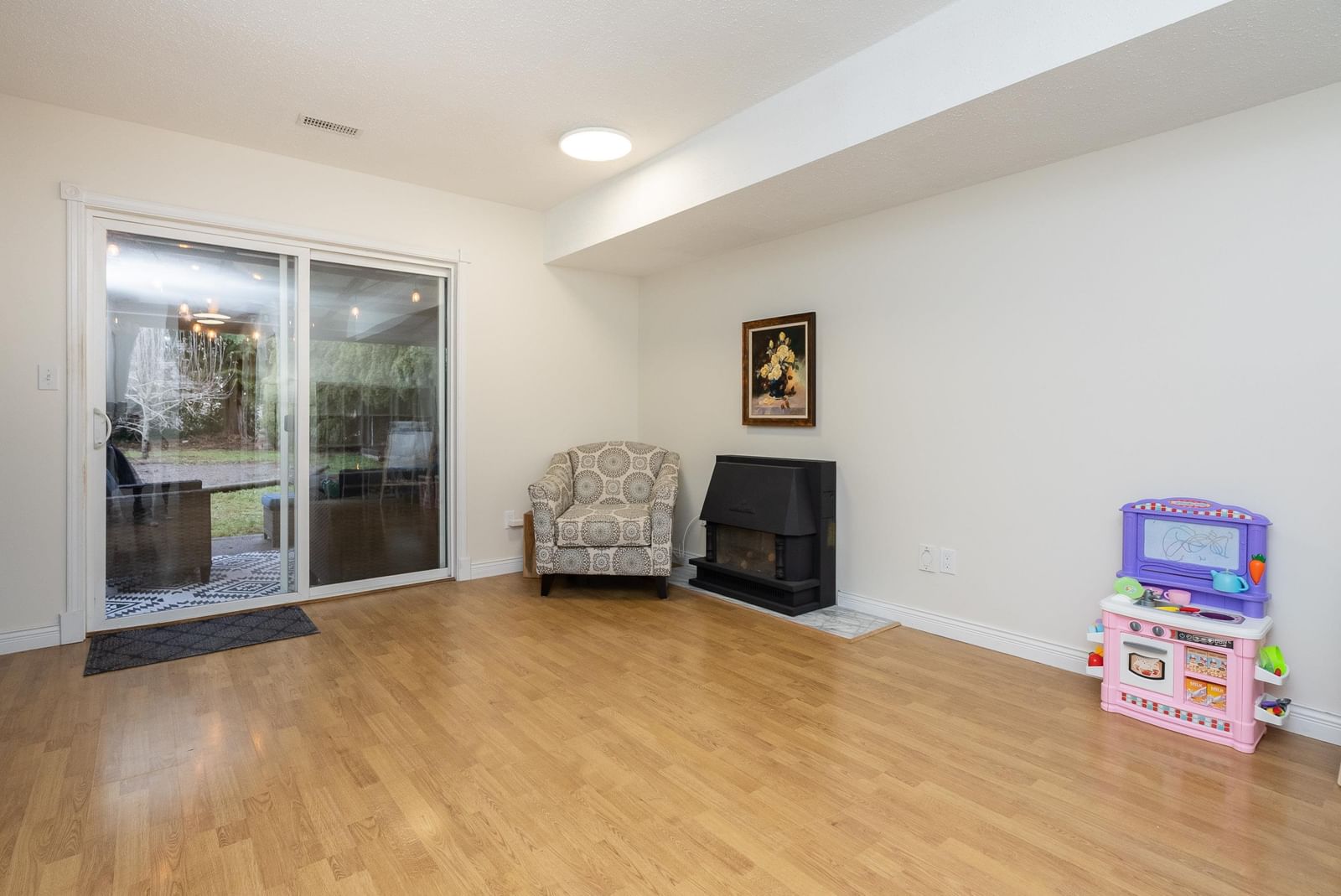 Listing Image 17