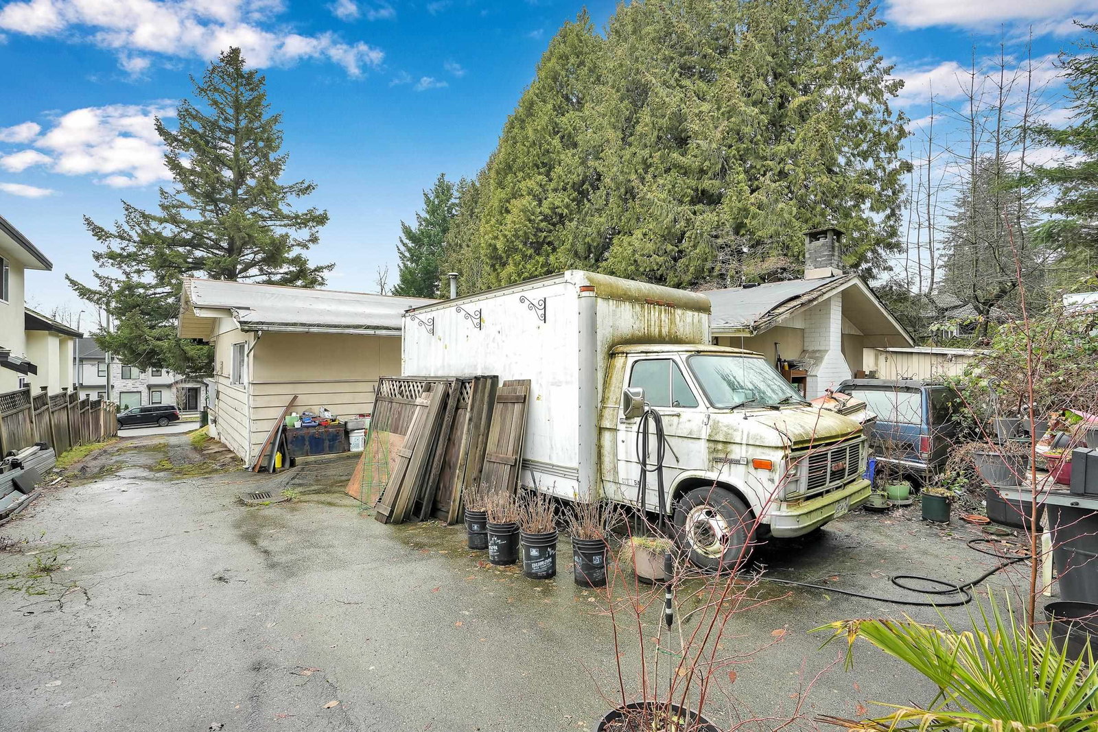 Listing Image 11