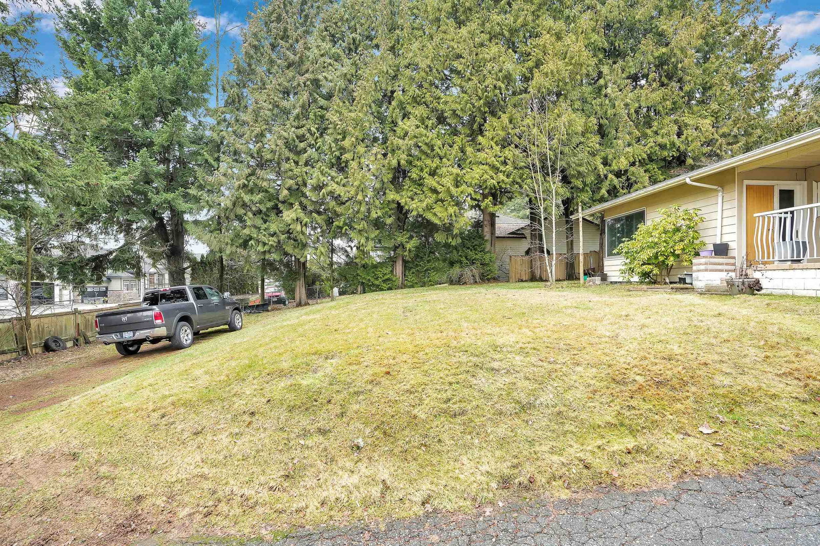 Listing Image 12